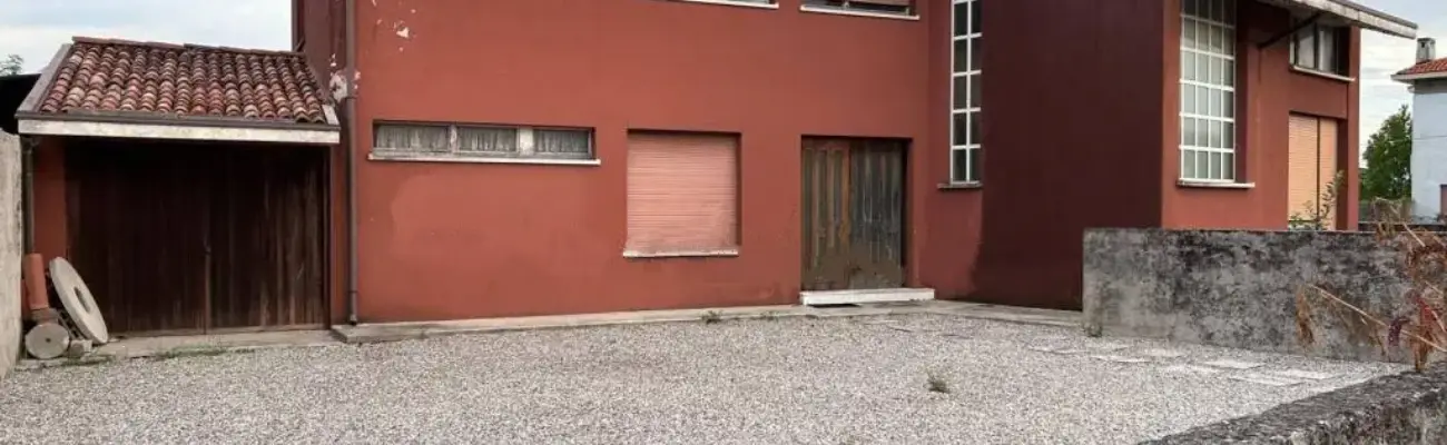 Rexer-Pasian-di-Prato-Vendesi-villa-indipendente-su-due-piani-con-scantinato-e-autorimessa-Altro