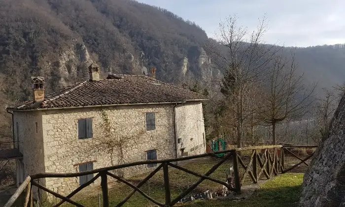 Rexer-zocca-Rustico-indipendente-nel-cortile-della-Torre-Antica-libero-su-tre-lati-confinante-con-un-altra-propriet-Altro