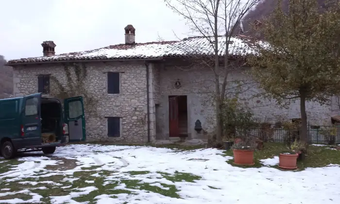 Rexer-zocca-Rustico-indipendente-nel-cortile-della-Torre-Antica-libero-su-tre-lati-confinante-con-un-altra-propriet-Altro