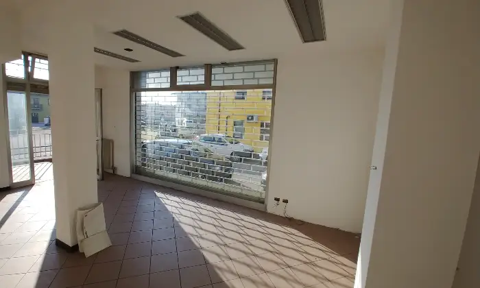Rexer-Tricesimo-Tricesimo-semicentro-vendesi-negozioufficio-Open-space