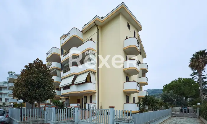 Rexer-Tortoreto-Appartamento-con-Box-Altro
