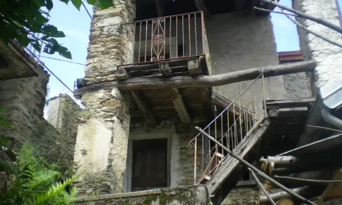 Rexer-Aurano-rustico-da-ristrutturare-Altro