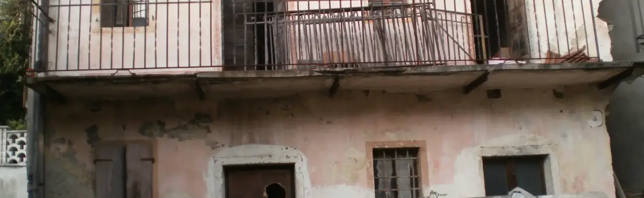 Rexer-Cambiasca-rustico-da-ristrutturare-Terrazzo