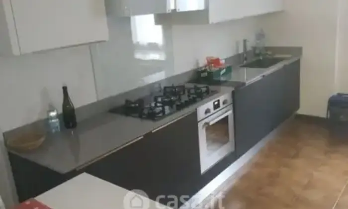Rexer-Pordenone-Vendesi-ampio-appartamento-nel-cuore-di-Pordenone-Cucina