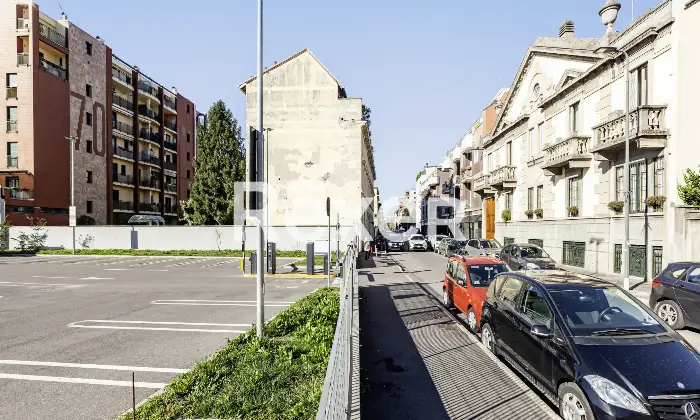 Rexer-Milano-Trilocale-mq-con-terrazzo-recente-costruzione-Posst-Box-Altro