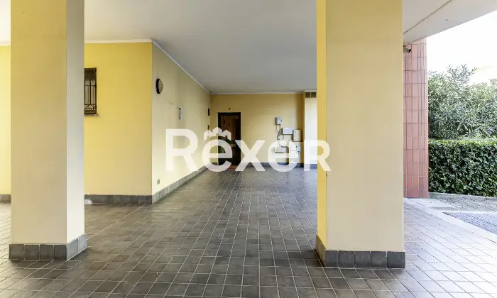 Rexer-Milano-Trilocale-mq-con-terrazzo-recente-costruzione-Posst-Box-Altro