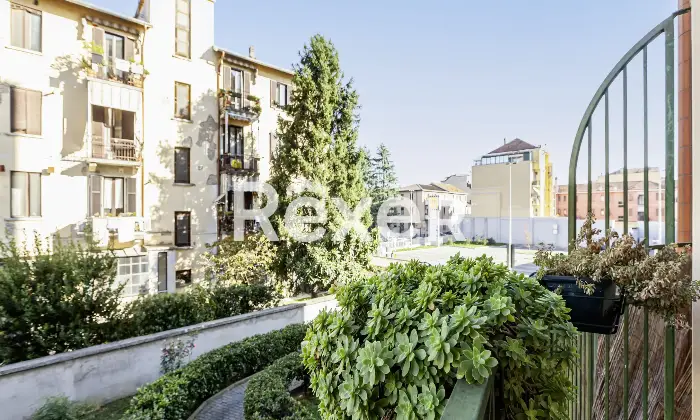 Rexer-Milano-Trilocale-mq-con-terrazzo-recente-costruzione-Posst-Box-Altro