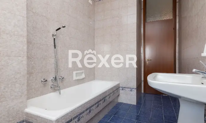 Rexer-Cusano-Milanino-Cusano-Milanino-Quadrilocale-piano-alto-Bagno