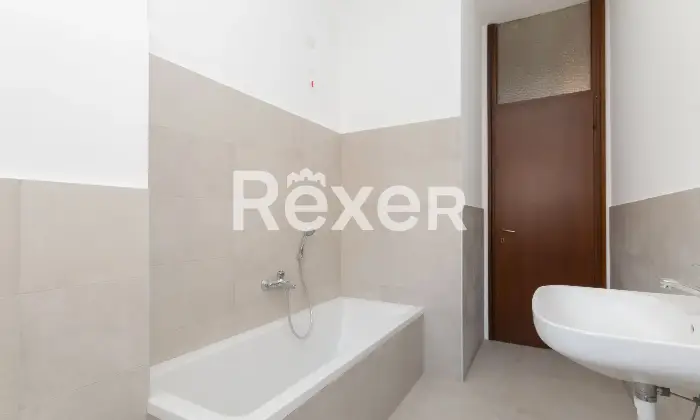 Rexer-Cusano-Milanino-Cusano-Milanino-Quadrilocale-con-box-Bagno