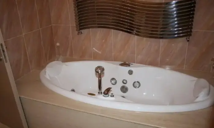 Rexer-Spinetoli-Villa-bifamiliare-di-mq-con-piscina-giardino-e-box-a-Spinetoli-AP-Altro