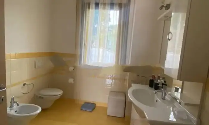Rexer-Spinetoli-Villa-bifamiliare-di-mq-con-piscina-giardino-e-box-a-Spinetoli-AP-Altro