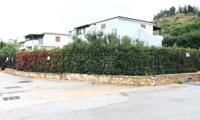 Rexer-Campofelice-di-Roccella-Villetta-in-vendita-a-pochi-passi-dal-mare-Terrazzo
