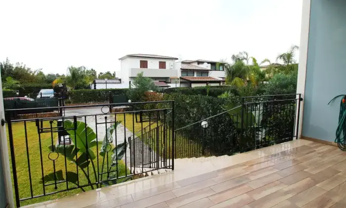 Rexer-Campofelice-di-Roccella-Villetta-in-vendita-a-pochi-passi-dal-mare-Terrazzo