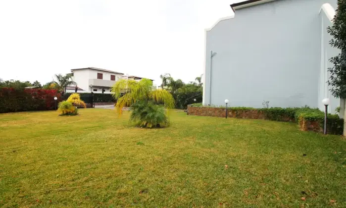 Rexer-Campofelice-di-Roccella-Villetta-in-vendita-a-pochi-passi-dal-mare-Giardino