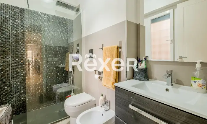 Rexer-Roma-Ampio-appartamento-con-terrazzo-abitabile-Altro