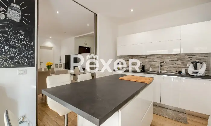 Rexer-Roma-Ampio-appartamento-con-terrazzo-abitabile-Altro