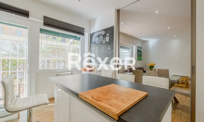 Rexer-Roma-Ampio-appartamento-con-terrazzo-abitabile-Altro