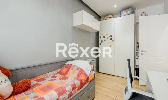Rexer-Roma-Ampio-appartamento-con-terrazzo-abitabile-Altro