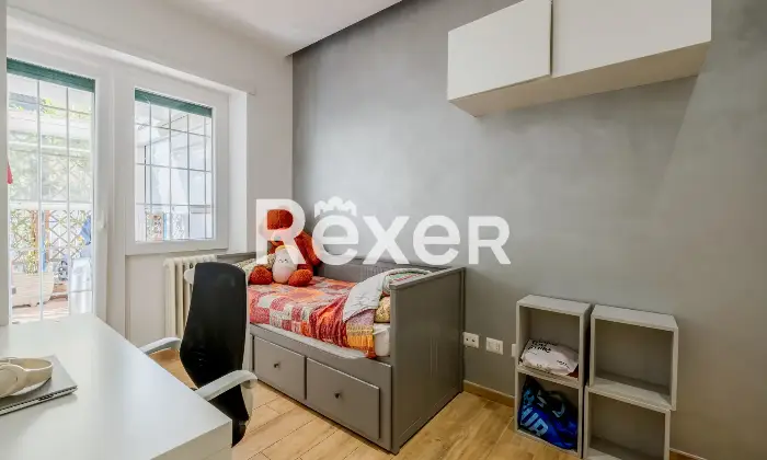 Rexer-Roma-Ampio-appartamento-con-terrazzo-abitabile-Altro