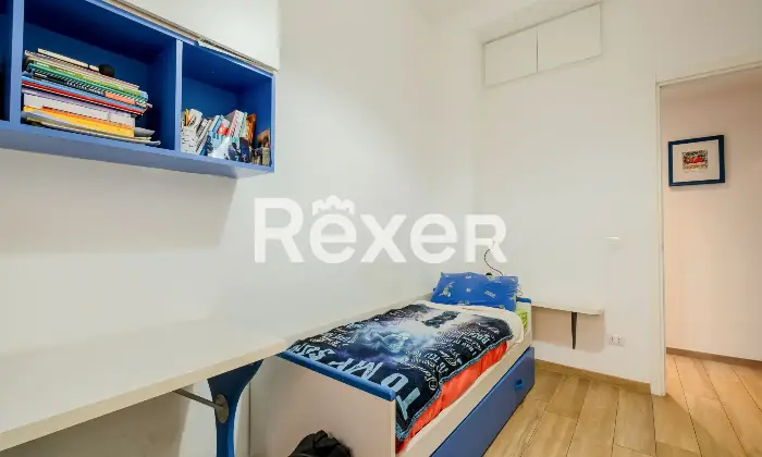 Rexer-Roma-Ampio-appartamento-con-terrazzo-abitabile-Altro
