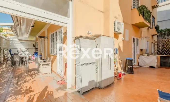 Rexer-Roma-Ampio-appartamento-con-terrazzo-abitabile-Altro
