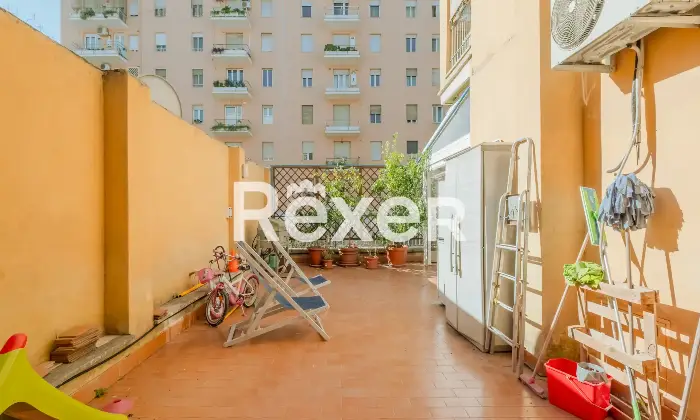 Rexer-Roma-Ampio-appartamento-con-terrazzo-abitabile-Altro