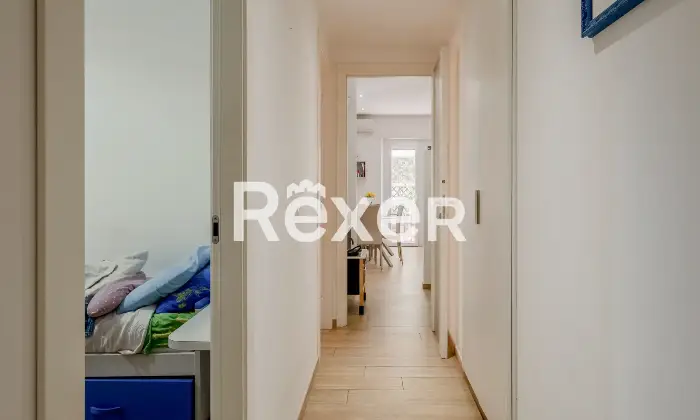 Rexer-Roma-Ampio-appartamento-con-terrazzo-abitabile-Altro