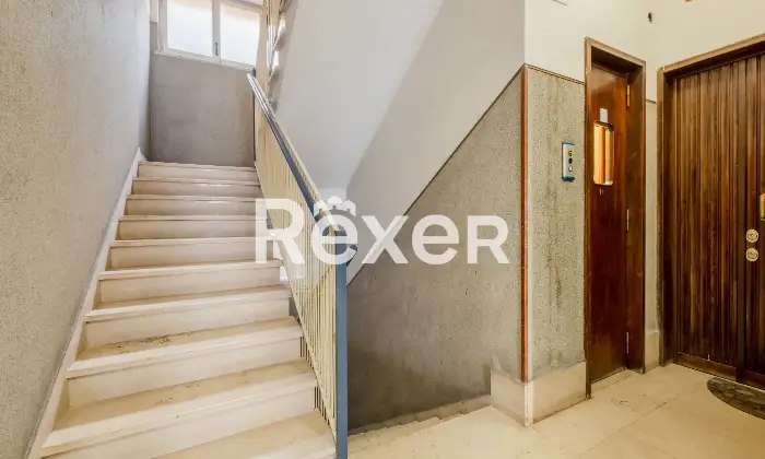 Rexer-Roma-Ampio-appartamento-con-terrazzo-abitabile-Altro