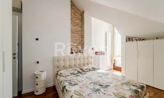 Rexer-Settimo-Milanese-Appartamento-mansardato-con-terrazzo-e-balconi-Box-Recente-costruzione-Altro