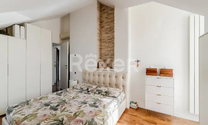 Rexer-Settimo-Milanese-Appartamento-mansardato-con-terrazzo-e-balconi-Box-Recente-costruzione-Altro