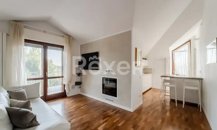 Rexer-Settimo-Milanese-Appartamento-mansardato-con-terrazzo-e-balconi-Box-Recente-costruzione-Altro