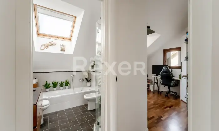 Rexer-Settimo-Milanese-Appartamento-mansardato-con-terrazzo-e-balconi-Box-Recente-costruzione-Altro
