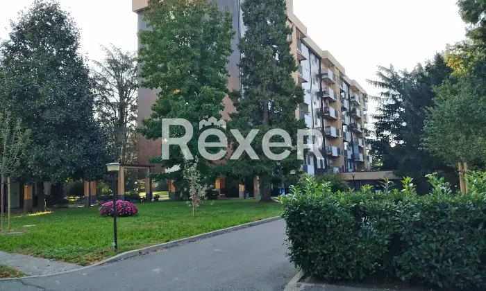 Rexer-Milano-Luminoso-Tre-Locali-con-Box-Esterno