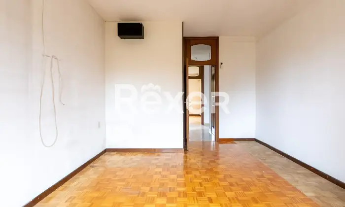 Rexer-Milano-Luminoso-Tre-Locali-con-Box-Altro