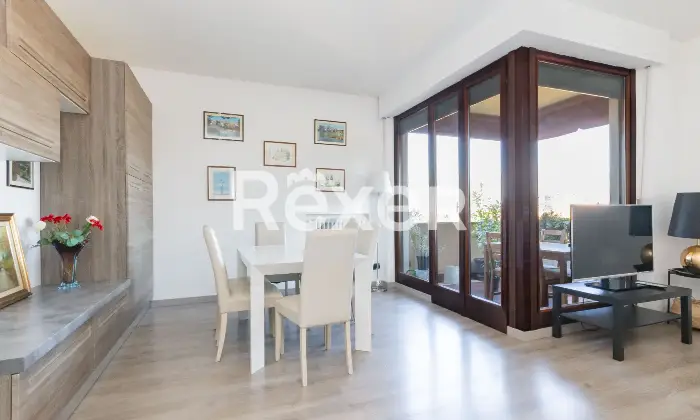 Rexer-Desio-Desio-Quadrilocale-ultimo-piano-con-terrazzo-e-box-Altro