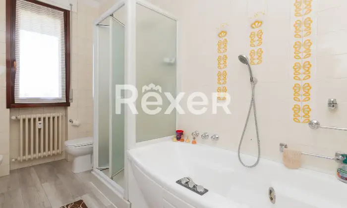 Rexer-Desio-Desio-Quadrilocale-ultimo-piano-con-terrazzo-e-box-Altro