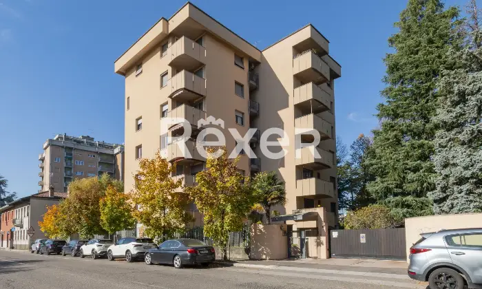 Rexer-Desio-Desio-Quadrilocale-ultimo-piano-con-terrazzo-e-box-Altro