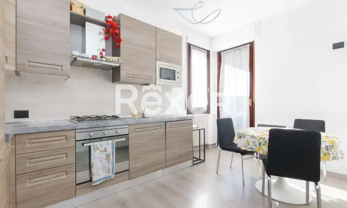 Rexer-Desio-Desio-Quadrilocale-ultimo-piano-con-terrazzo-e-box-Altro