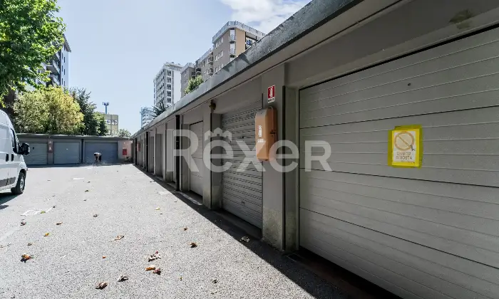 Rexer-Milano-Bilocale-con-cucinotto-balcone-e-possibilit-box-Altro