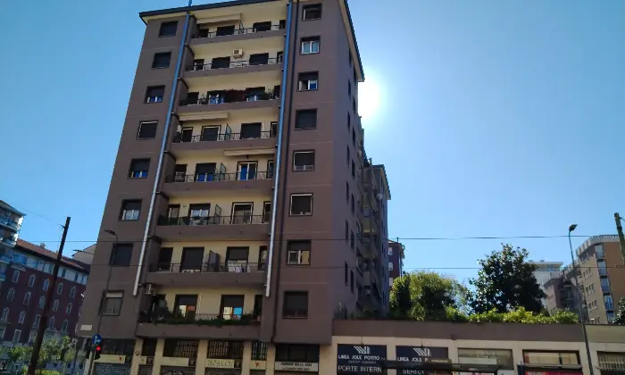 Rexer-Milano-Bilocale-con-cucinotto-balcone-e-possibilit-box-Vista