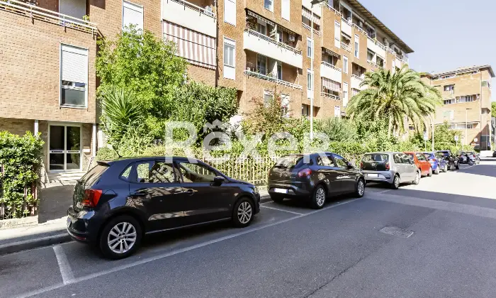 Rexer-Firenze-Isolotto-Luminoso-Ultimo-Piano-con-Camere-Altro
