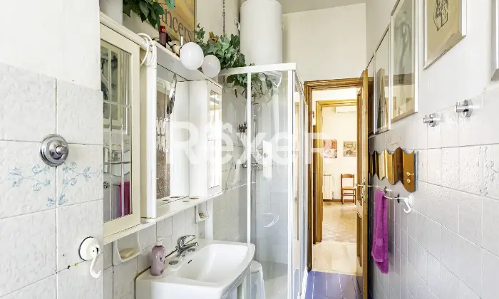 Rexer-Firenze-Isolotto-Luminoso-Ultimo-Piano-con-Camere-Altro