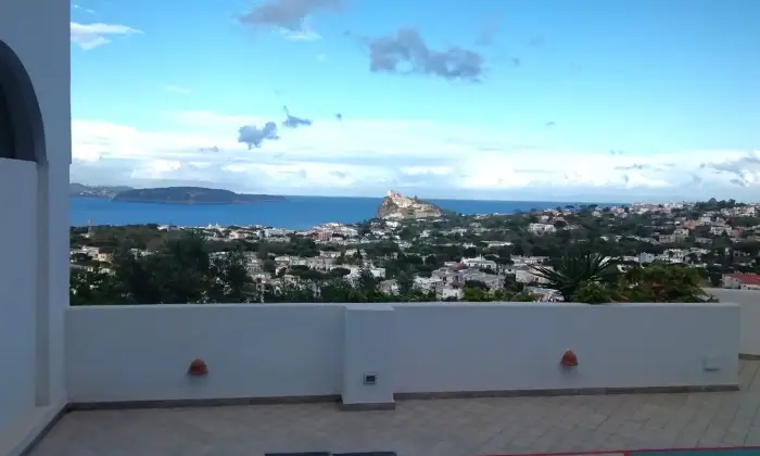 Rexer-Ischia-appartamento-in-villa-con-terrazzo-a-livello-panoramico-completamente-ristrutturato-Terrazzo