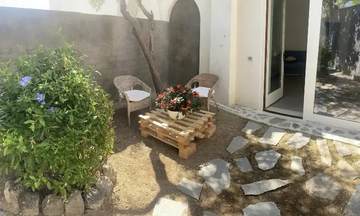 Rexer-Ischia-appartamento-in-villa-con-terrazzo-a-livello-panoramico-completamente-ristrutturato-Giardino