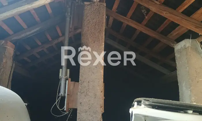Rexer-Ponte-Lambro-Fabbricato-cieloterra-in-centro-paese-a-due-passi-dalla-stazione-Trenord-Altro