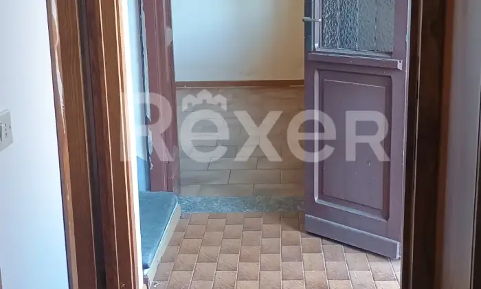 Rexer-Ponte-Lambro-Fabbricato-cieloterra-in-centro-paese-a-due-passi-dalla-stazione-Trenord-Altro