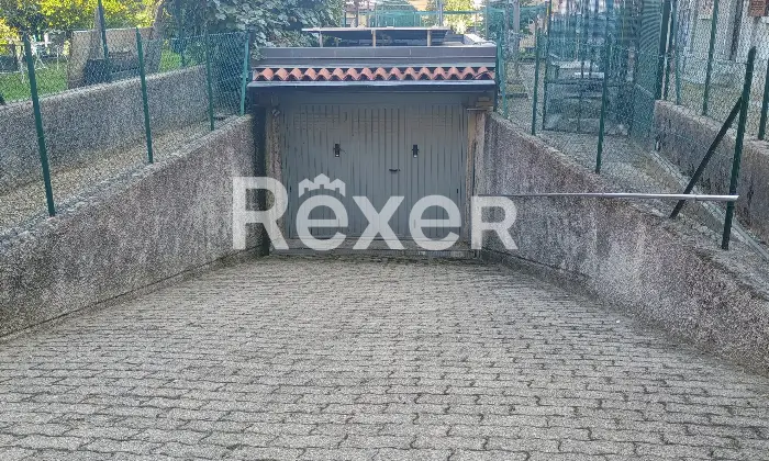 Rexer-Ponte-Lambro-Fabbricato-cieloterra-in-centro-paese-a-due-passi-dalla-stazione-Trenord-Altro