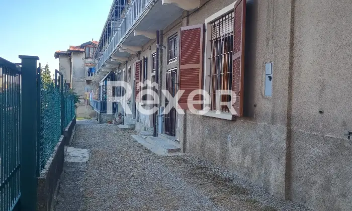 Rexer-Ponte-Lambro-Fabbricato-cieloterra-in-centro-paese-a-due-passi-dalla-stazione-Trenord-Altro