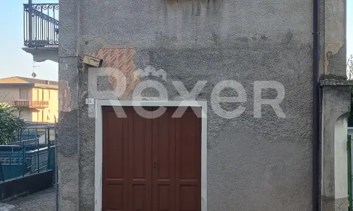 Rexer-Ponte-Lambro-Fabbricato-cieloterra-in-centro-paese-a-due-passi-dalla-stazione-Trenord-Altro