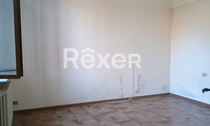 Rexer-Ponte-Lambro-Fabbricato-cieloterra-in-centro-paese-a-due-passi-dalla-stazione-Trenord-Altro